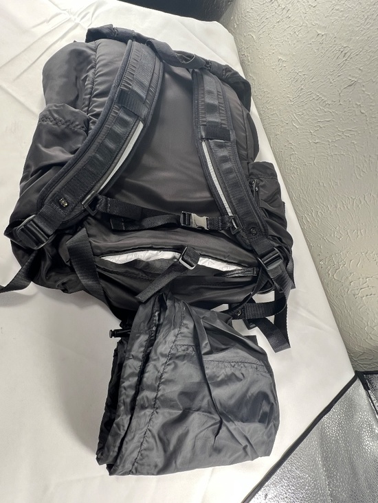 Lululemon Wanderlust Rucksack Black VERY RARE main image 16